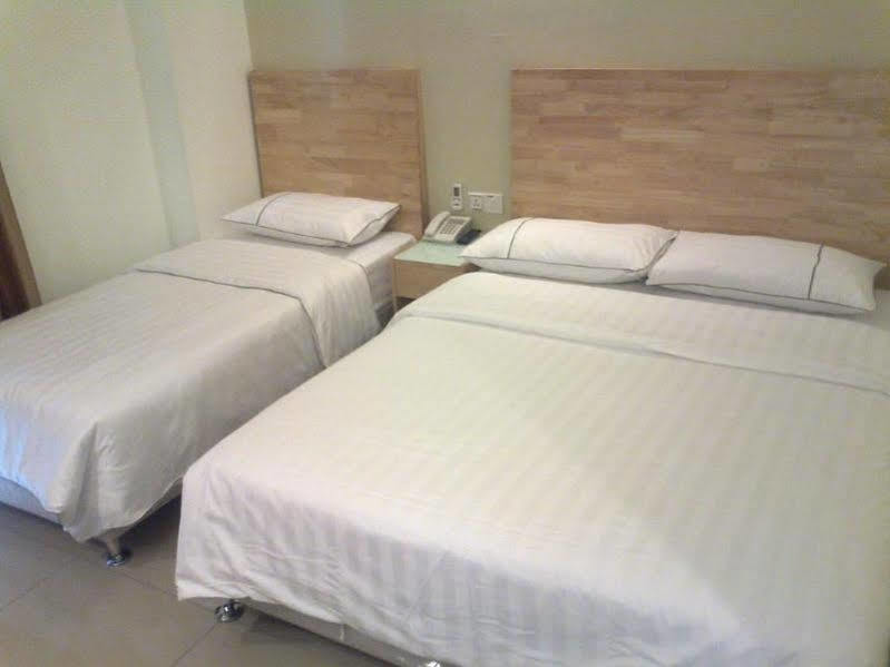 Hotel Desaria Petaling Jaya Exterior foto